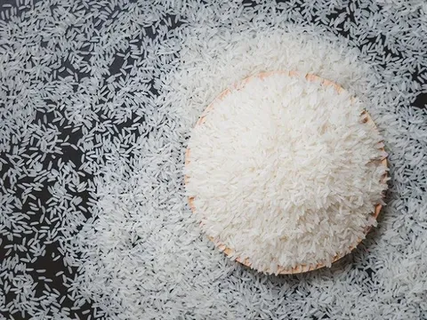 Thị trường gạo thế giới bị cuốn vào “cơn bão hoàn hảo”