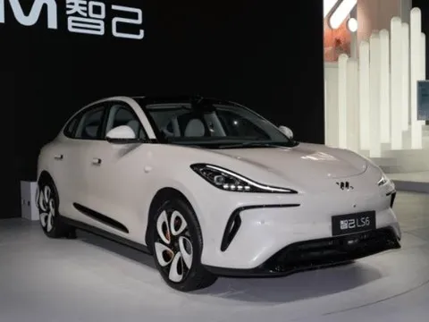 Chiếc xe điện “bom tấn” của Trung Quốc thu về hơn 6.000 đơn đặt hàng chỉ sau 8 tiếng ra mắt: Kích thước lớn hơn VinFast VF 8, đi 500 km chỉ với 15 phút sạc