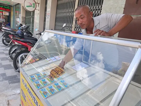 Không được cấm người bán vé số trả lại vé không bán hết