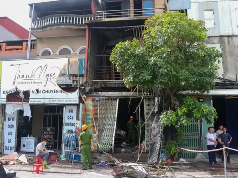 Cháy lớn căn nhà bán tạp hóa, 4 người trong một gia đình thương vong