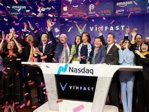 Cổ phiếu VinFast lội ngược dòng: Vốn hóa tăng rực rỡ trong lúc Tesla mất 117 tỷ USD trong tháng 8