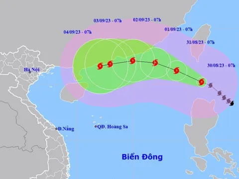 Bão SAOLA giật cấp siêu bão 17, hướng vào Biển Đông