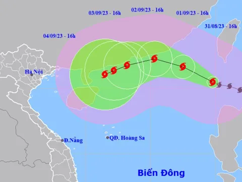 Bão Saola giật cấp 17 vào biển Đông, trở thành cơn bão số 3