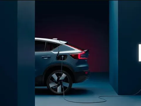 Tesla phá vỡ thỏa thuận 'đình chiến', hơn 400 hãng xe điện đóng cửa: Bong bóng ngành ô tô sắp xì hơi?