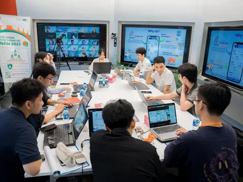 4 sinh viên xuất sắc có cơ hội nhận giải thưởng 100.000 USD từ Huawei Việt Nam