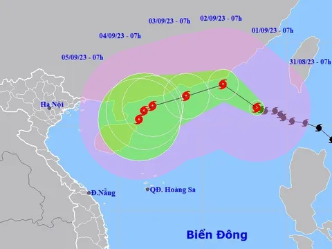 Bão số 3 giật trên cấp 17, liên tục đổi hướng di chuyển