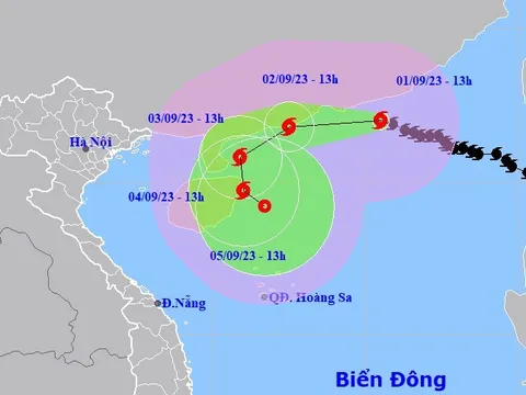 Bão số 3 giật cấp siêu bão di chuyển lạ thường theo hình vòng cung