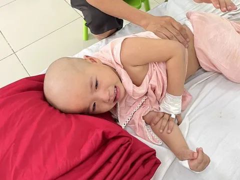 Lời khẩn cầu của cha mẹ bé gái 3 tuổi mắc bệnh hiểm nghèo