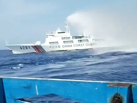 Phản đối hành vi sử dụng vũ lực với tàu cá của Việt Nam