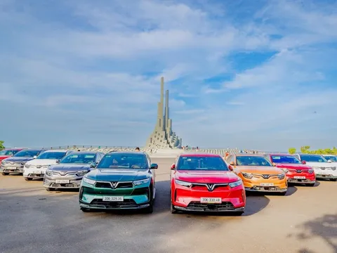 Cổ phiếu VinFast tiếp tục hướng tới phiên giảm trên 10% thứ 4 liên tiếp, xuống dưới mức 30 USD/cp