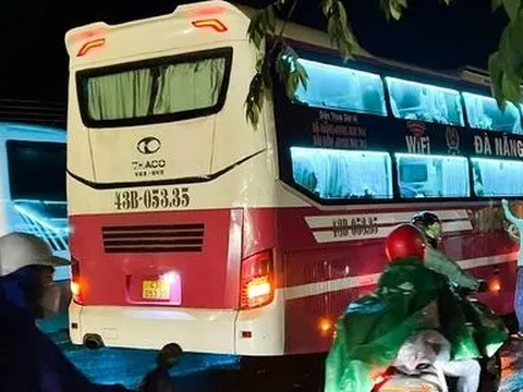 Đồng Nai: Va chạm với xe khách 2 cha con tử vong