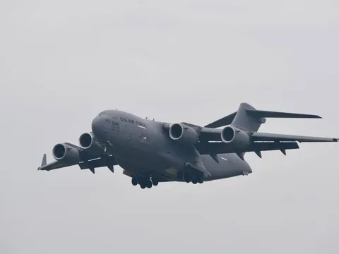 "Ngựa thồ" C-17 chuyên phục vụ Tổng thống Mỹ liên tiếp đến Hà Nội