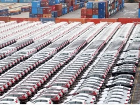 Ô tô nhập khẩu sụt giảm tháng thứ 3 liên tiếp