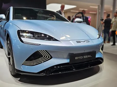 Xe Trung Quốc ập vào châu Âu, CEO Renault: Lẽ dĩ nhiên; đối đầu theo cách này sẽ là sai lầm