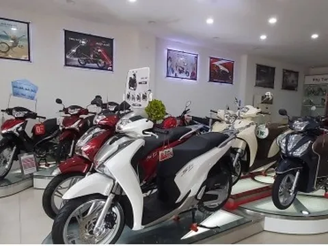 Thị trường xe máy tiếp tục giảm sâu