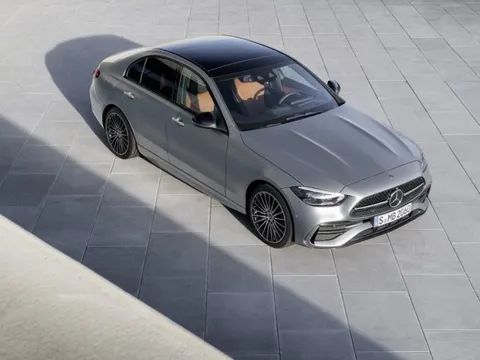 Mercedes-Benz C-Class giảm giá 110 triệu tại Việt Nam