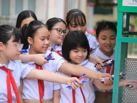 Tập đoàn Thiên Long tiếp tục đồng hành cùng chương trình “Vì mái trường xanh” năm 2023