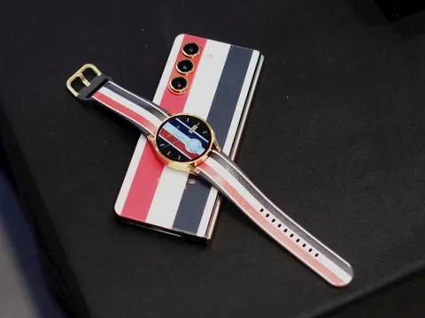 Chiếc Galaxy Z Fold5 bản đặc biệt chỉ có đúng 100 máy trên toàn cầu vừa về Việt Nam, giá cũng 'đặc biệt' gấp đôi bản thường