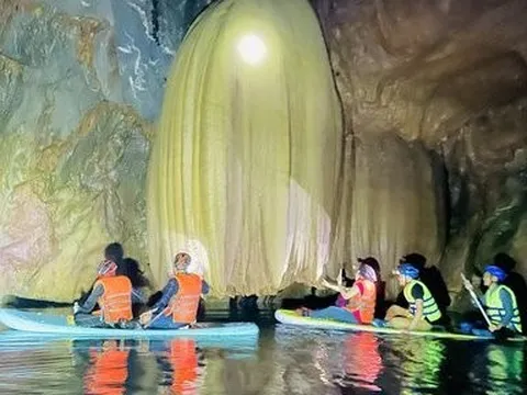 Cận cảnh hang động tuyệt đẹp ở núi rừng Trường Sơn vừa được phát hiện