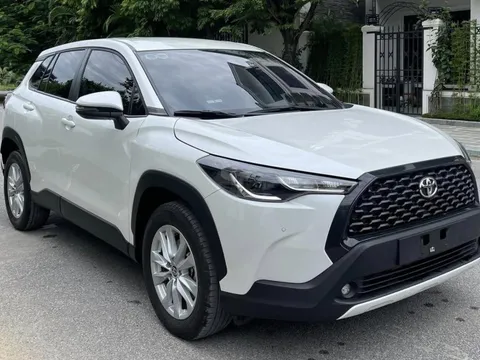Toyota Corolla Cross tăng giá lần thứ 4 tại Việt Nam, giá khởi điểm cao hơn CX-5