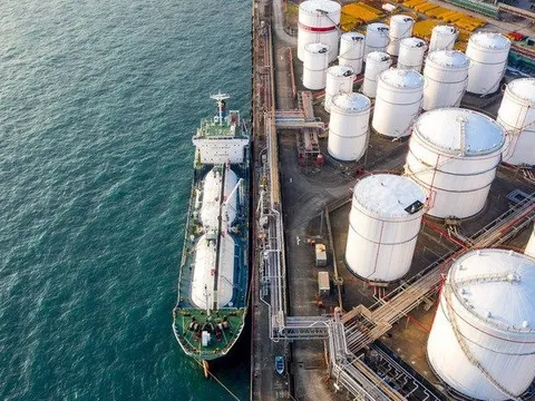 Giá dầu sẽ ra sao: quốc gia sở hữu trữ lượng hàng đầu thế giới đề xuất tạm dừng xuất khẩu nhiên liệu, là người giải 'cơn khát' dầu lớn nhất của Ấn Độ