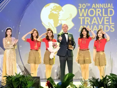 Vietjet nhận giải thưởng danh tiếng toàn cầu World Travel Awards về dịch vụ khách hàng