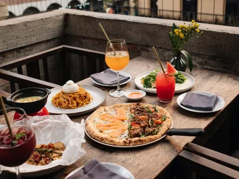 Tiếp đà bùng nổ, lợi nhuận chuỗi nhà hàng pizza 4P's tiếp tục tăng trưởng gần 60% nửa đầu năm 2023