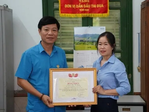 Công đoàn Đường sắt Việt Nam khen thưởng nhân viên dũng cảm cứu người
