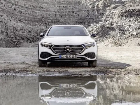 Mercedes-Benz E-Class All-Terrain thế hệ thứ hai ra mắt tại châu Âu, rục rịch Mỹ tiến