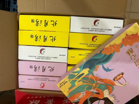 Liên tục bắt giữ các vụ kinh doanh bánh trung thu không rõ nguồn gốc xuất xứ