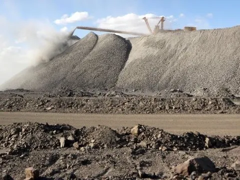 Nguồn cung tạm dừng đột ngột, giá nguyên liệu quan trọng bậc nhất thế giới lập đỉnh trong 20 tháng, Việt Nam nắm trữ lượng đứng thứ 2 thế giới