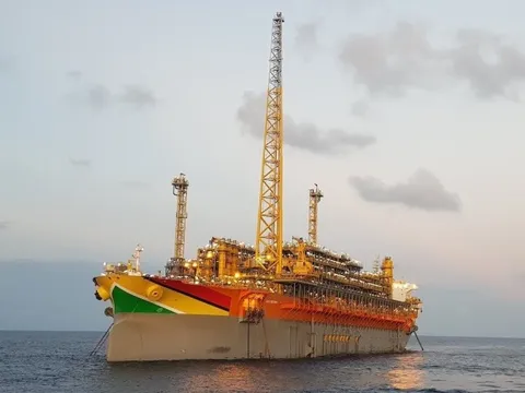 Quốc gia chưa đến 1 triệu dân này có gì mà cả Mỹ và OPEC đều ra sức 'lôi kéo', chuyên gia tin đây sẽ là kẻ 'gỡ nút thắt' thị trường dầu toàn cầu trong vài năm tới