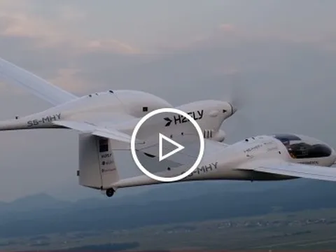 Cận cảnh máy bay điện hydro lỏng đầu tiên trên thế giới