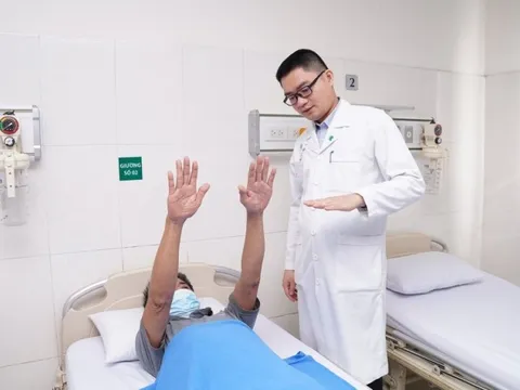 Người đàn ông nước ngoài mắc bệnh lý hiếm gặp được cứu chữa kịp thời