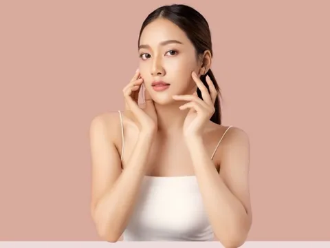 Clean Girl Makeup 101: xu hướng làm đẹp da mộc dậy sóng tiktok