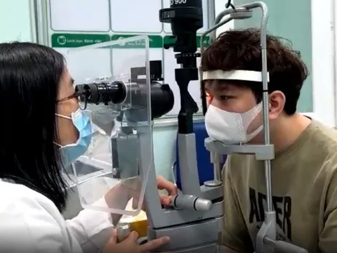 Không tự ý điều trị bệnh đau mắt đỏ