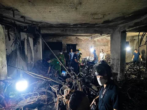 Vụ cháy chung cư mini: Xác định 56 người tử vong