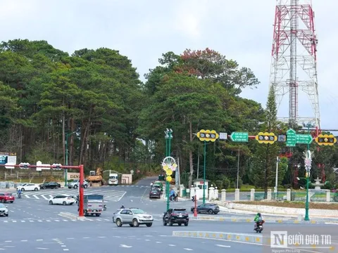 Lâm Đồng: Chỉ đạo chấn chỉnh việc đậu xe lấn chiếm lòng đường