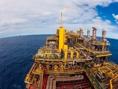 Một quốc gia châu Á bất ngờ tăng mạnh nhập khẩu dầu thô của Việt Nam với giá rẻ kỷ lục, xuất khẩu lập đỉnh trong tháng 8
