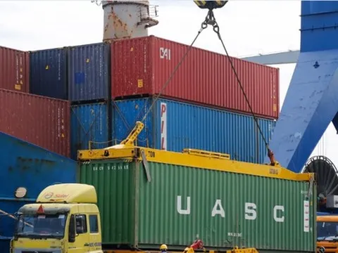 Thông tin mới vụ nhiều container nông sản bất ngờ bị ‘tuýt còi’