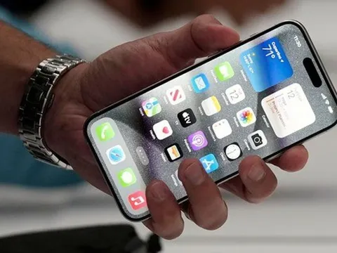 "Chỉ vừa cầm trên tay vài phút, tôi quyết định phải mua ngay iPhone 15 Pro": Thay đổi này đúng là cực kỳ đáng tiền!