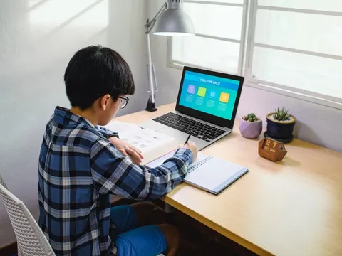 Samsung vừa đưa một mẫu laptop đặc biệt về nước, tham vọng biến nó thành lựa chọn số một phục vụ việc dạy và học