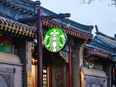 Mở 1.000 cửa hàng trong 11 tháng, chuỗi cà phê non trẻ làm được điều Starbucks mất 16 năm mới thực hiện nổi