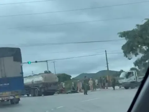 Trên đường đi học về, nữ sinh lớp 7 bị xe bồn cán tử vong