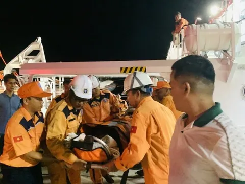 Cứu nạn thành công thuyền viên tàu cá tỉnh Quảng Nam bị tai biến nặng