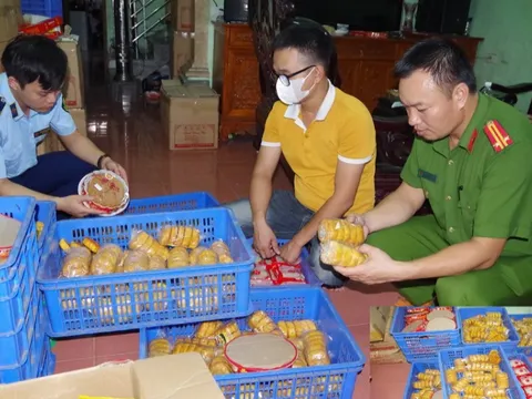 Mua hơn 1.000 chiếc bánh trung thu của người lạ về bán Tết Trung thu