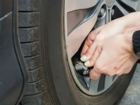 Có nên bơm lốp ô tô bằng khí nitơ?