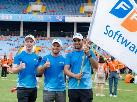 Không khí mừng sinh nhật 35 tuổi của công ty công nghệ toàn cầu