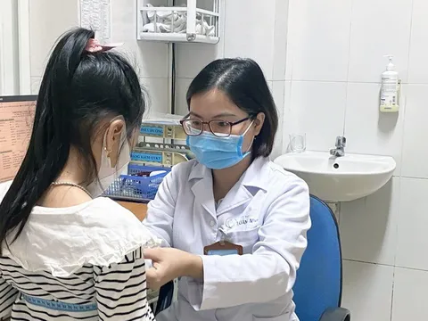 Cảnh báo gia tăng dậy thì sớm ở trẻ