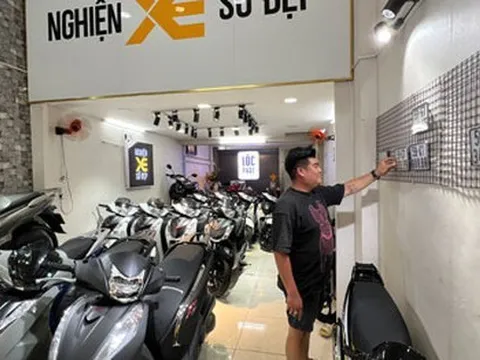 Xe máy xịn, biển số siêu đẹp giá “rớt không phanh”
